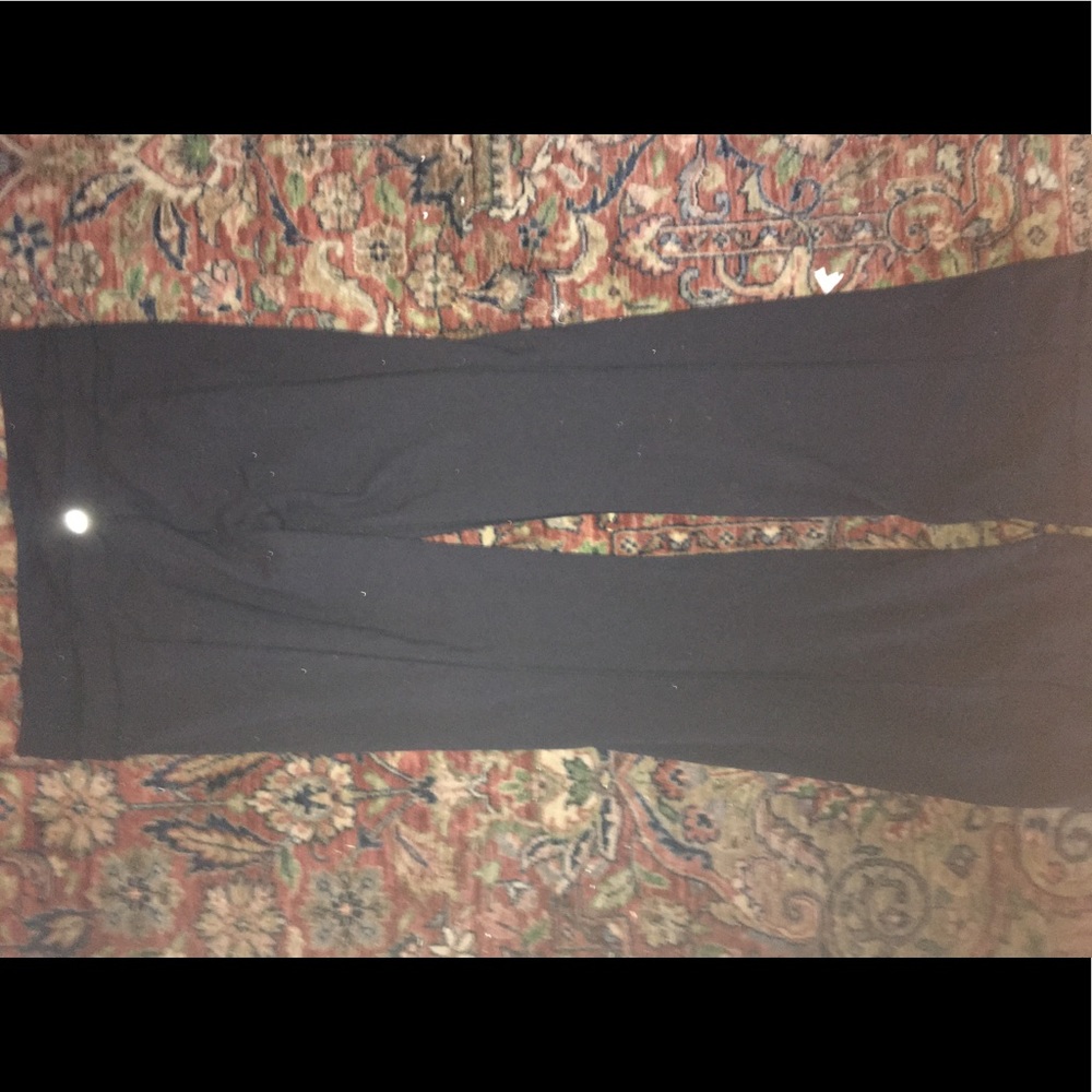 Lululemon Women’s 8 yoga tights no flaws
